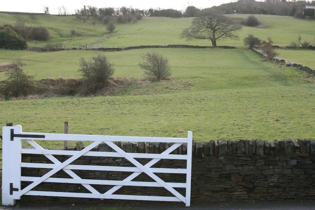 בית כפרי בית הארחה הודרספילד 	Marsh Royd Barn בריטניה