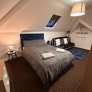 Bv Comfy Attic At Deighton Apartment