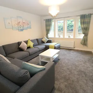 Modern Town House Shepley Holiday home